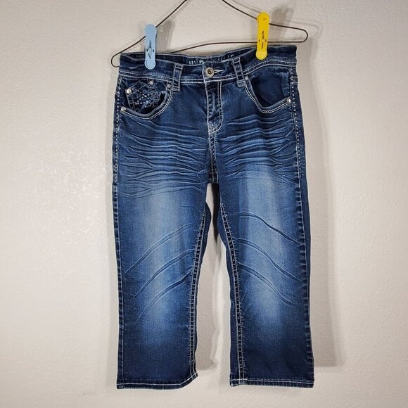 Hydraulic Distressed Blue Denim Capri Jeans Size 6 With Rhinestone Pocket Detail - Picture 1 of 7